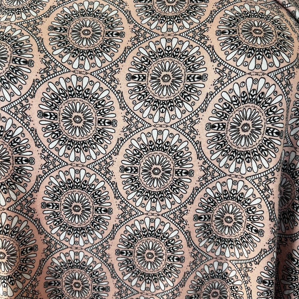 Elegant Pink Patterned split side hem tunic - Picture 2 of 7